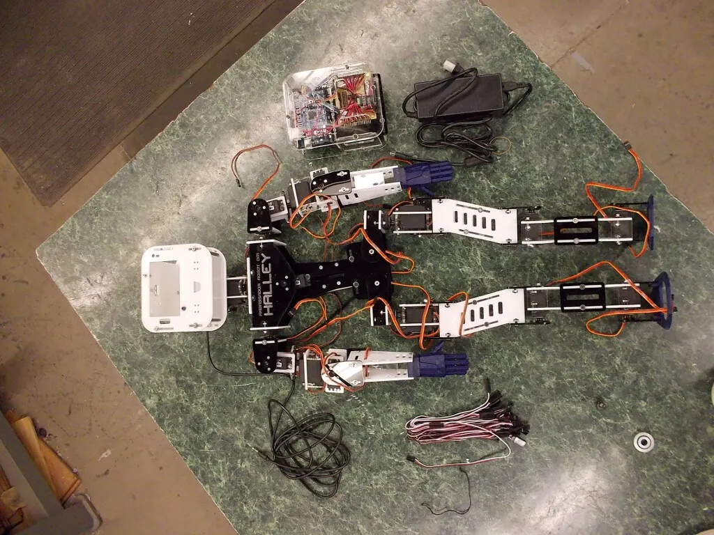 Halley: Ambassador Robot 001 — image 18